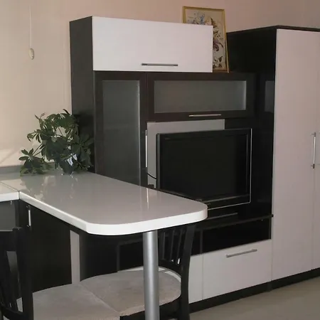 Prestige House فندق