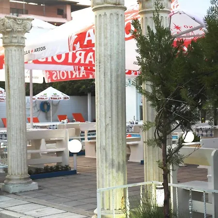 Prestige House فندق
